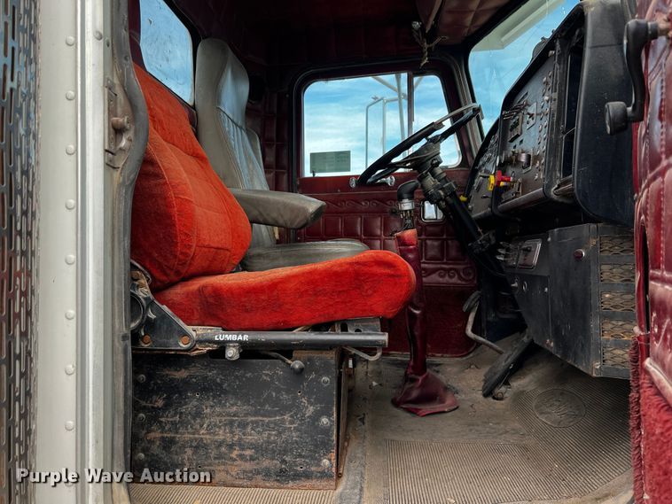 image for item DQ2022 1985 Peterbilt 359  truck cab and chassis