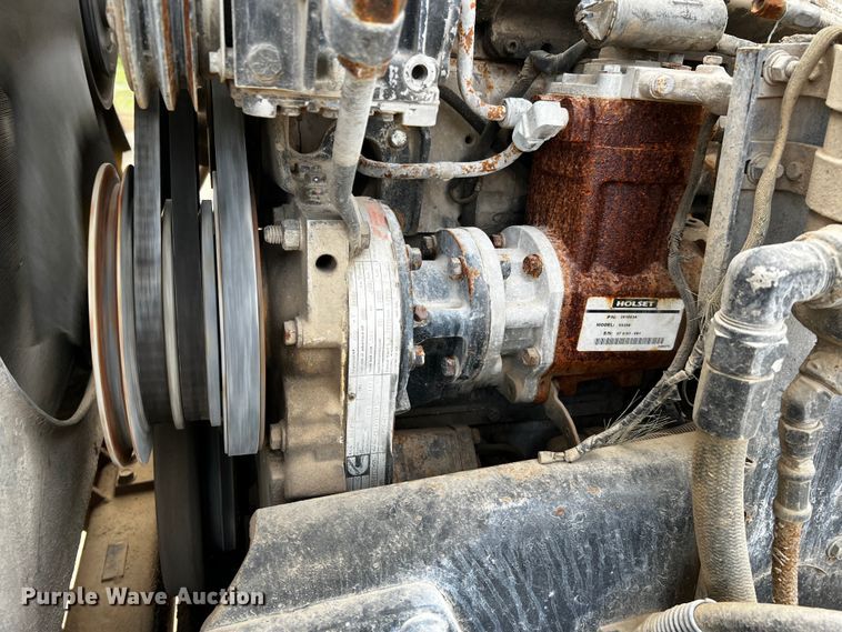 image for item DQ2022 1985 Peterbilt 359  truck cab and chassis