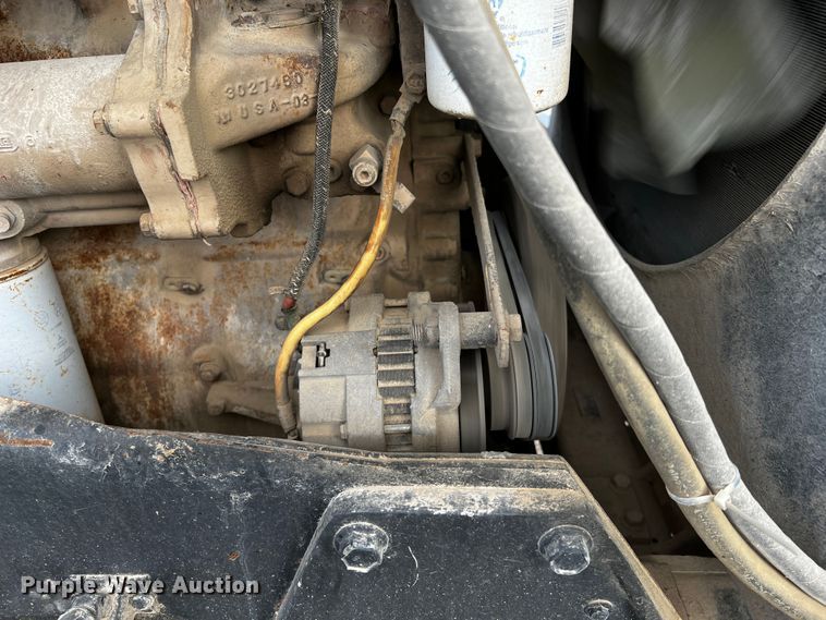 image for item DQ2022 1985 Peterbilt 359  truck cab and chassis