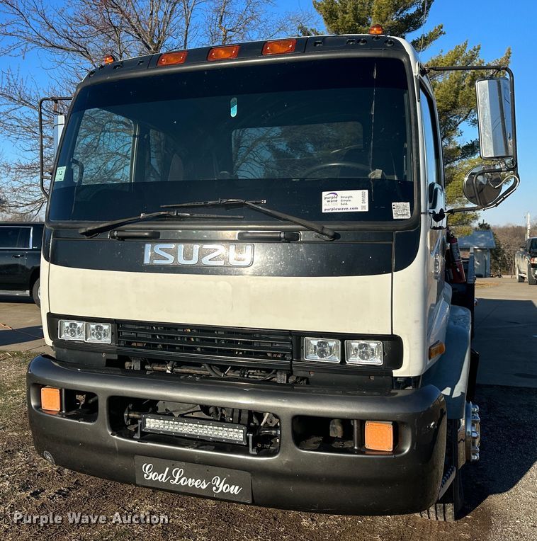 image for item DR5002 1997 Isuzu FSR  rollback truck