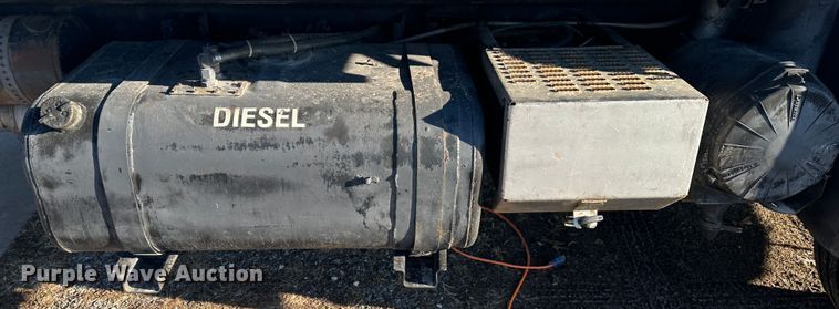 image for item DR5002 1997 Isuzu FSR  rollback truck