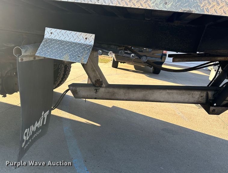 image for item DR5002 1997 Isuzu FSR  rollback truck