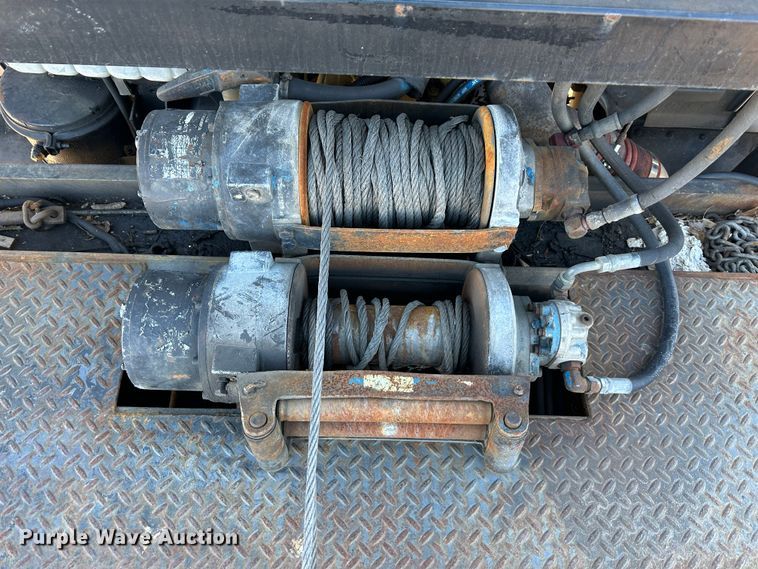 image for item DR5002 1997 Isuzu FSR  rollback truck