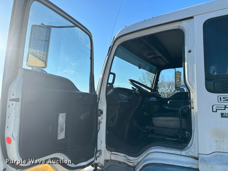 image for item DR5002 1997 Isuzu FSR  rollback truck