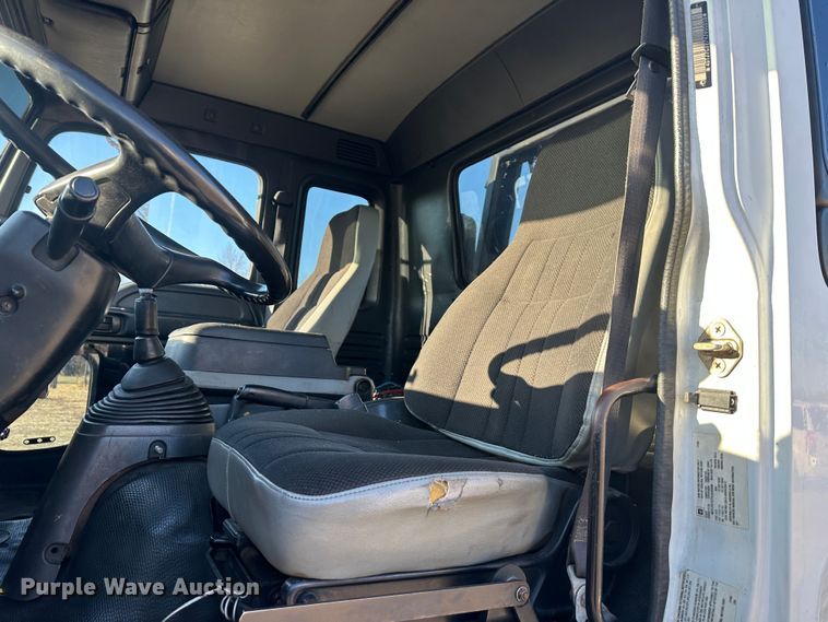 image for item DR5002 1997 Isuzu FSR  rollback truck