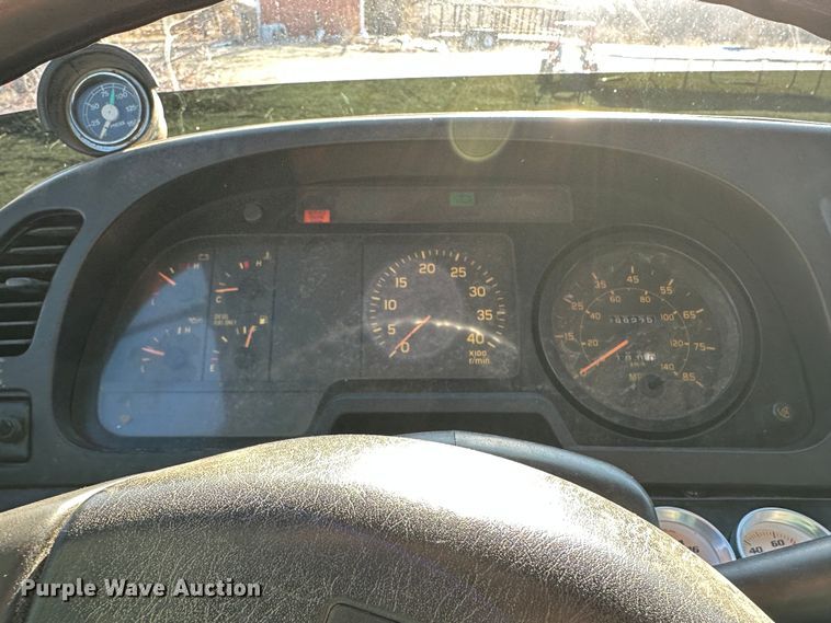 image for item DR5002 1997 Isuzu FSR  rollback truck