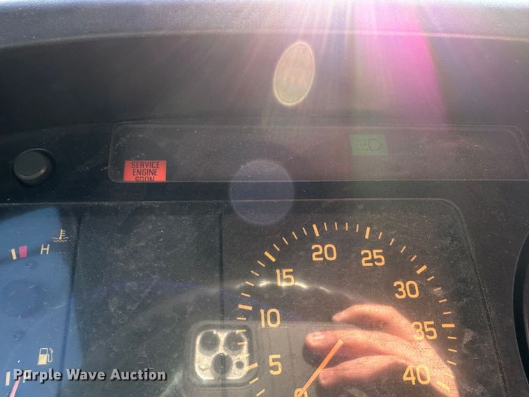 image for item DR5002 1997 Isuzu FSR  rollback truck