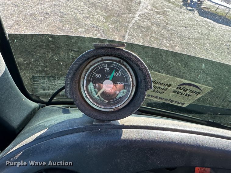 image for item DR5002 1997 Isuzu FSR  rollback truck