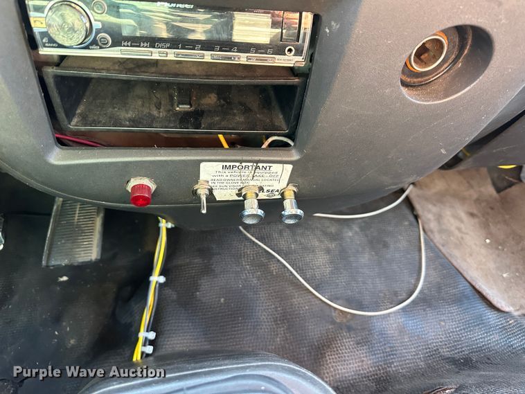 image for item DR5002 1997 Isuzu FSR  rollback truck