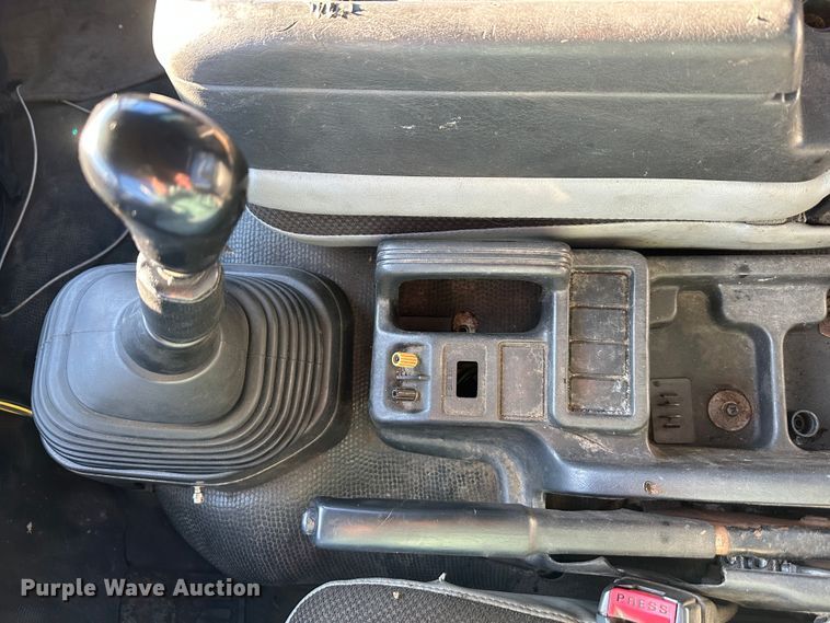 image for item DR5002 1997 Isuzu FSR  rollback truck