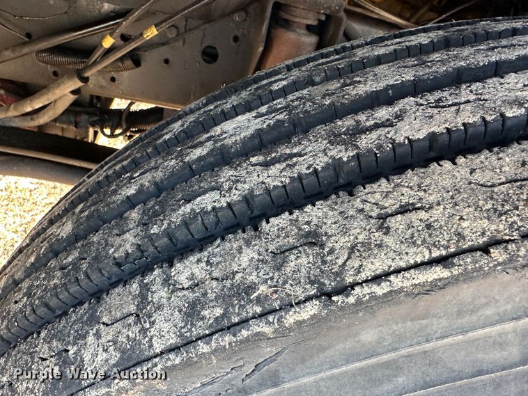 image for item DR5002 1997 Isuzu FSR  rollback truck