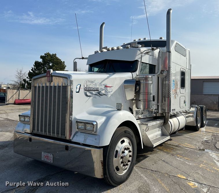 image for item DR5097 2007 Kenworth W900  semi truck