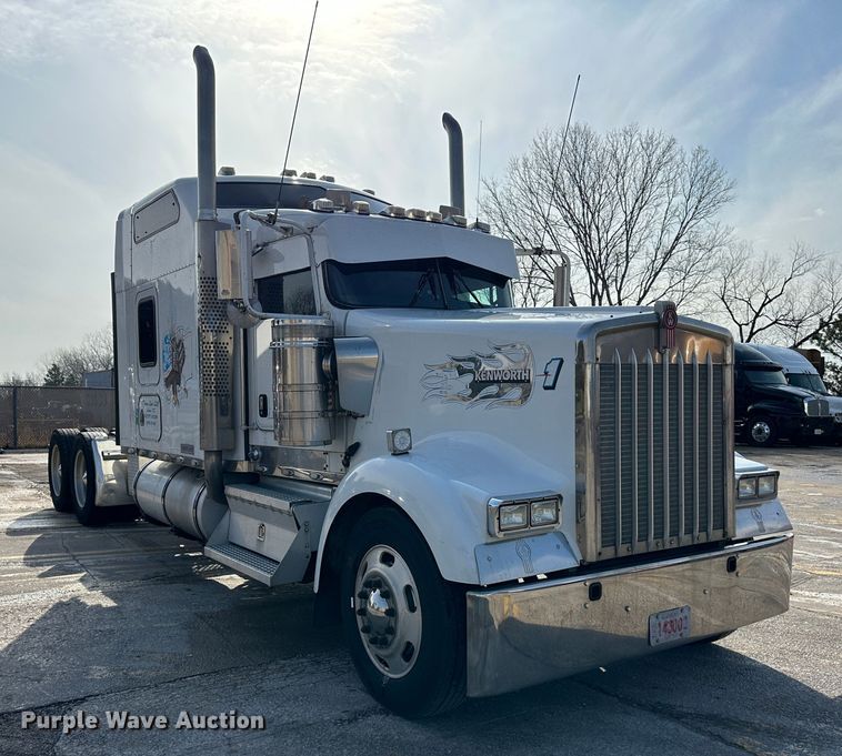 image for item DR5097 2007 Kenworth W900  semi truck