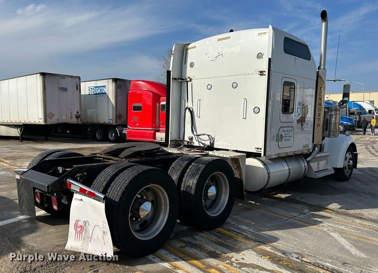 image for item DR5097 2007 Kenworth W900  semi truck