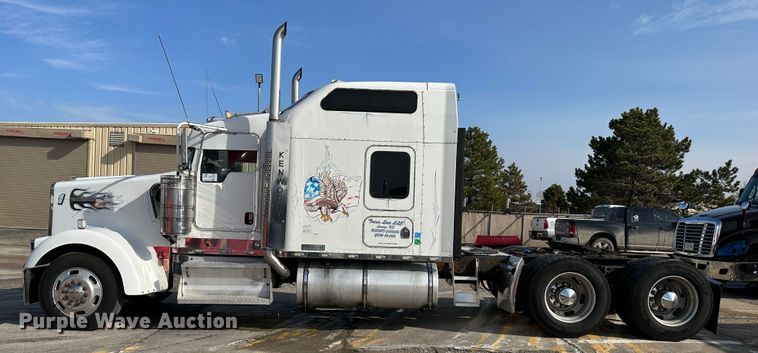 image for item DR5097 2007 Kenworth W900  semi truck