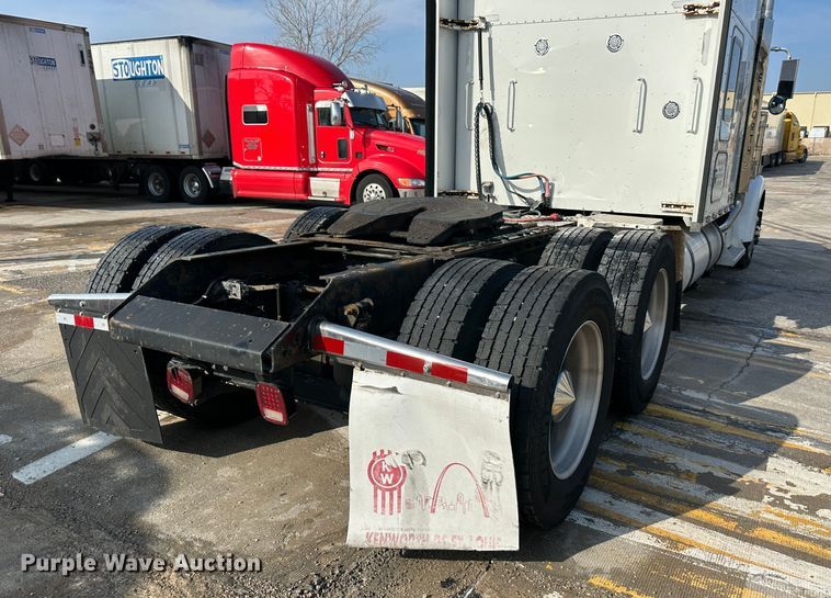 image for item DR5097 2007 Kenworth W900  semi truck