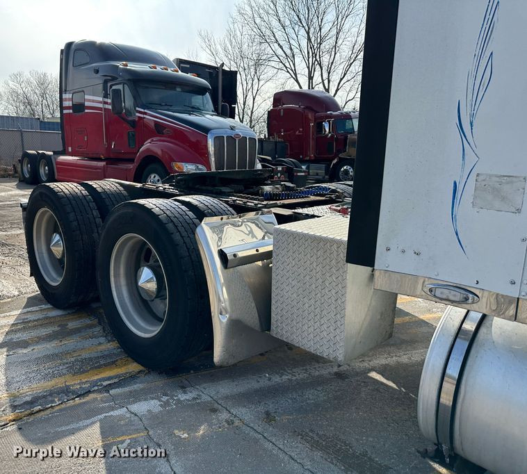 image for item DR5097 2007 Kenworth W900  semi truck