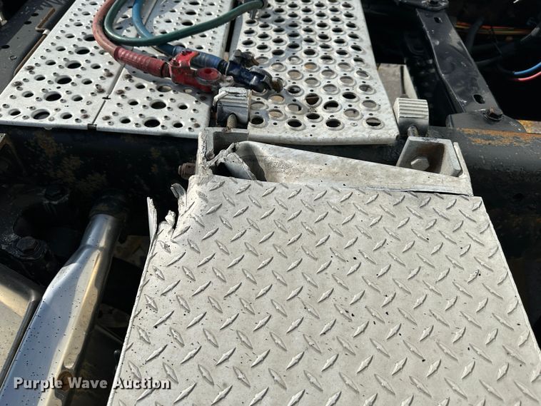 image for item DR5097 2007 Kenworth W900  semi truck