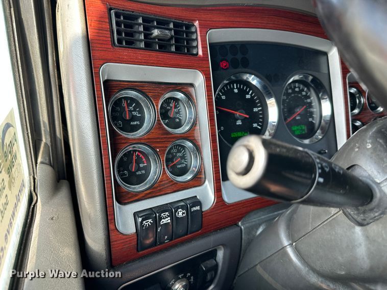 image for item DR5097 2007 Kenworth W900  semi truck