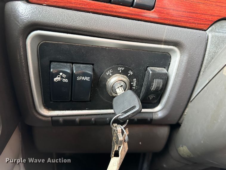 image for item DR5097 2007 Kenworth W900  semi truck