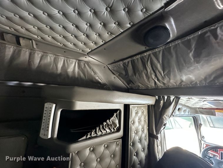 image for item DR5097 2007 Kenworth W900  semi truck