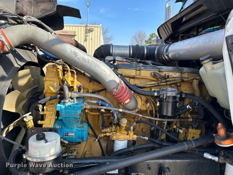 image for item DR5097 2007 Kenworth W900  semi truck