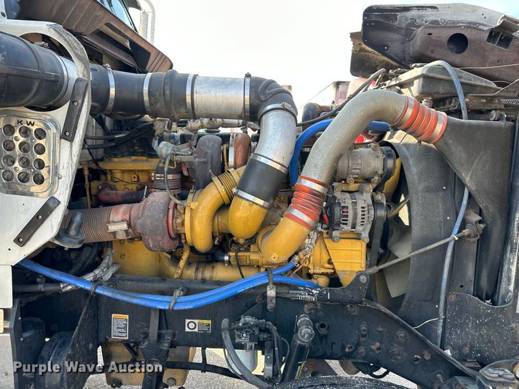 image for item DR5097 2007 Kenworth W900  semi truck