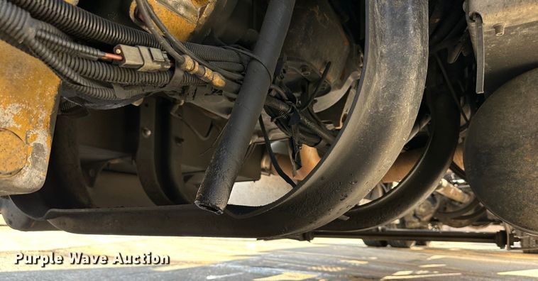 image for item DR5097 2007 Kenworth W900  semi truck