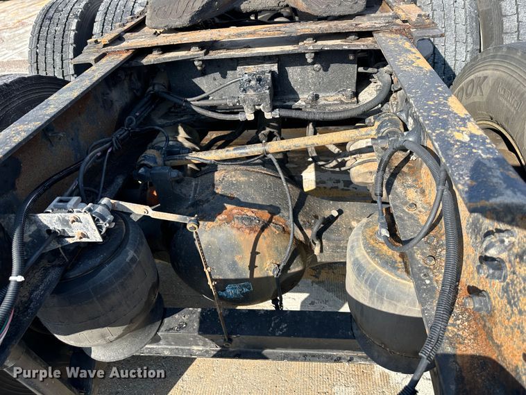 image for item DR5097 2007 Kenworth W900  semi truck