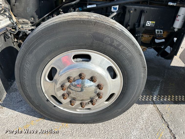 image for item DR5097 2007 Kenworth W900  semi truck