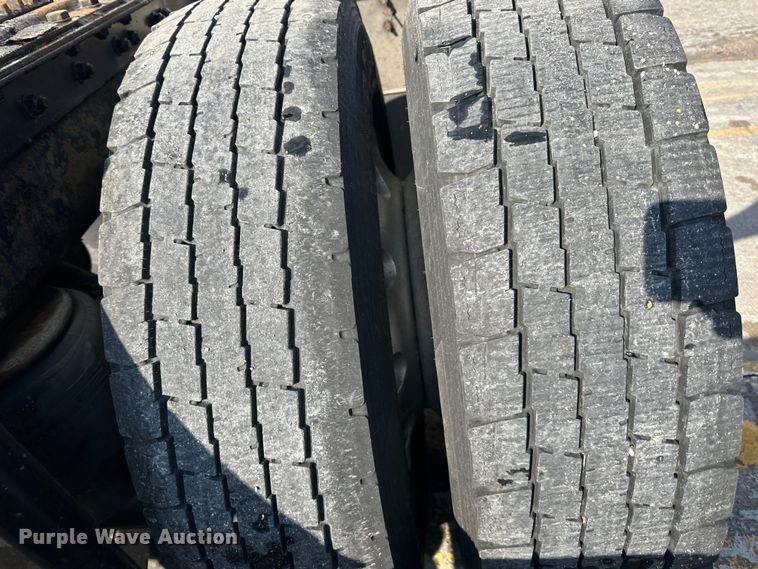 image for item DR5097 2007 Kenworth W900  semi truck