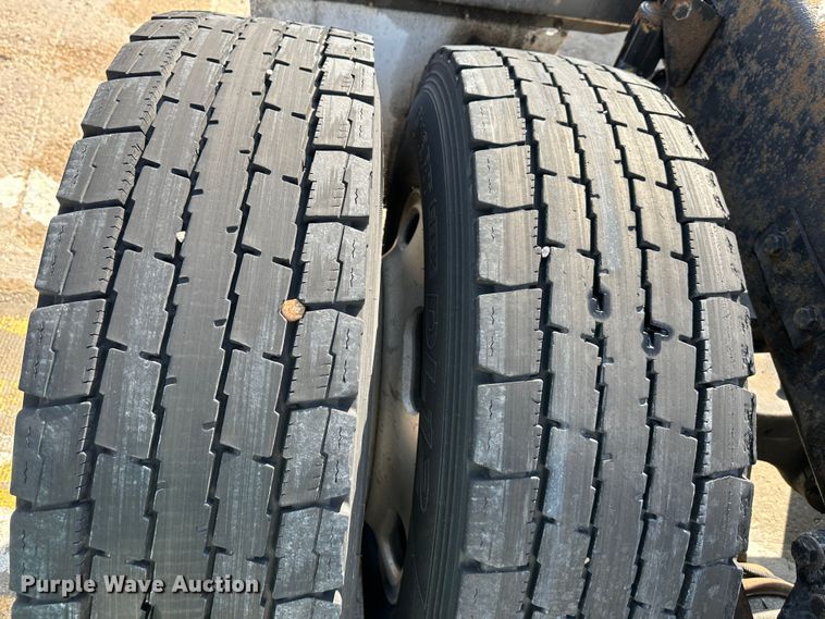 image for item DR5097 2007 Kenworth W900  semi truck