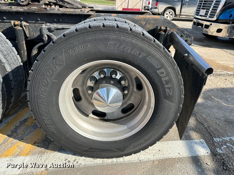 image for item DR5097 2007 Kenworth W900  semi truck