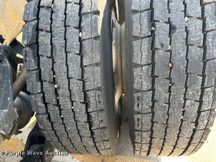 image for item DR5097 2007 Kenworth W900  semi truck