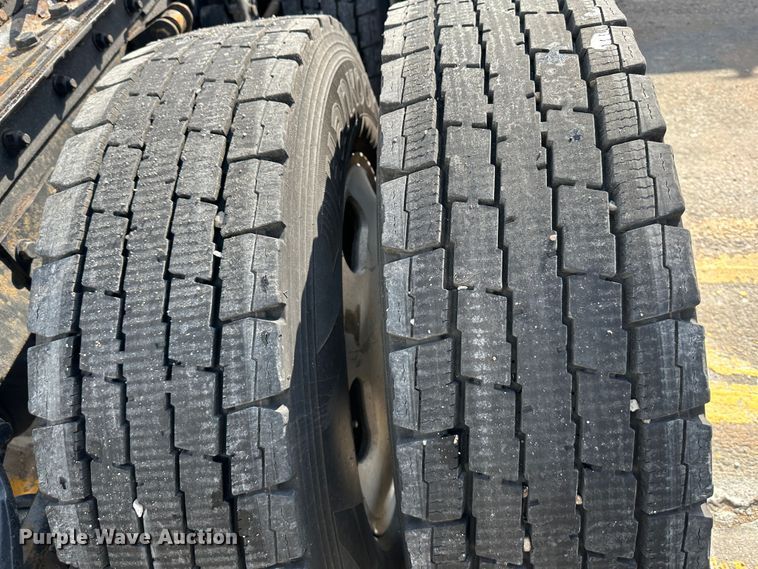 image for item DR5097 2007 Kenworth W900  semi truck