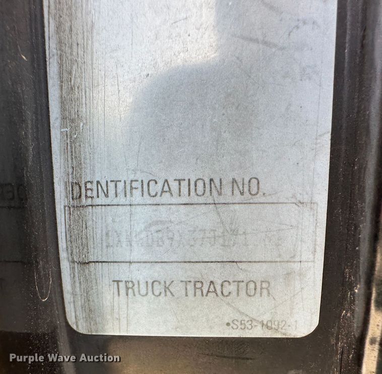 image for item DR5097 2007 Kenworth W900  semi truck