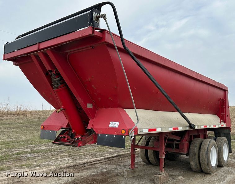 image for item DR5105 2001 L&M  end dump trailer