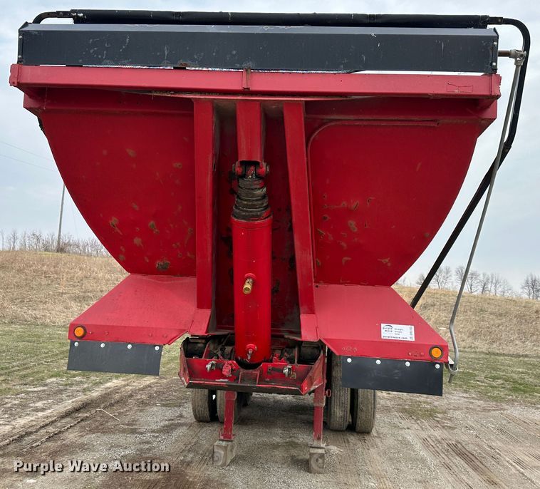 image for item DR5105 2001 L&M  end dump trailer
