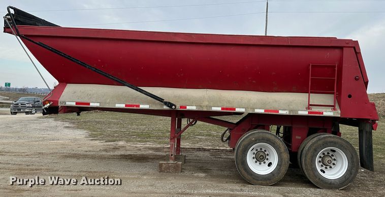 image for item DR5105 2001 L&M  end dump trailer
