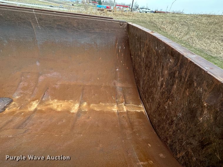 image for item DR5105 2001 L&M  end dump trailer