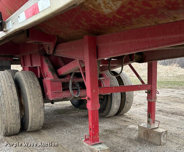 image for item DR5105 2001 L&M  end dump trailer