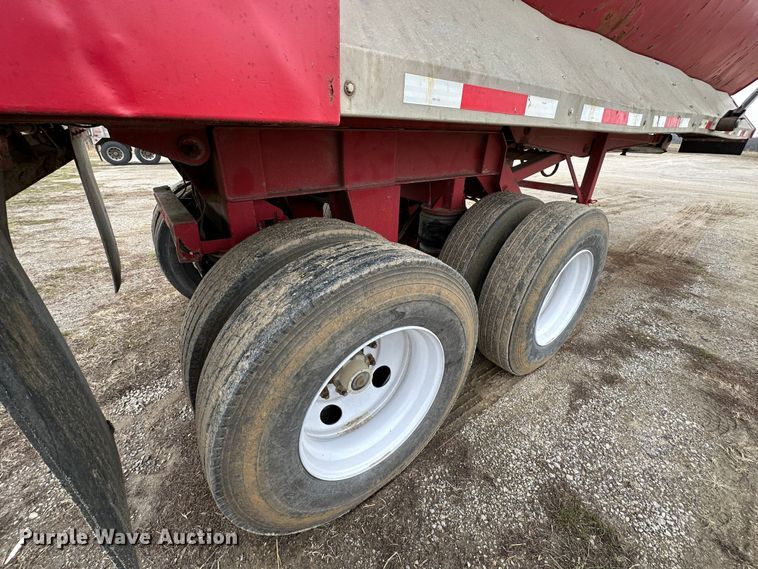 image for item DR5105 2001 L&M  end dump trailer
