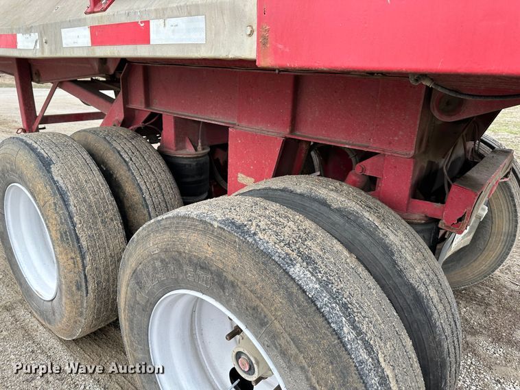 image for item DR5105 2001 L&M  end dump trailer