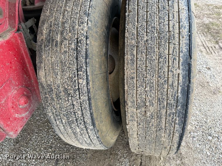 image for item DR5105 2001 L&M  end dump trailer