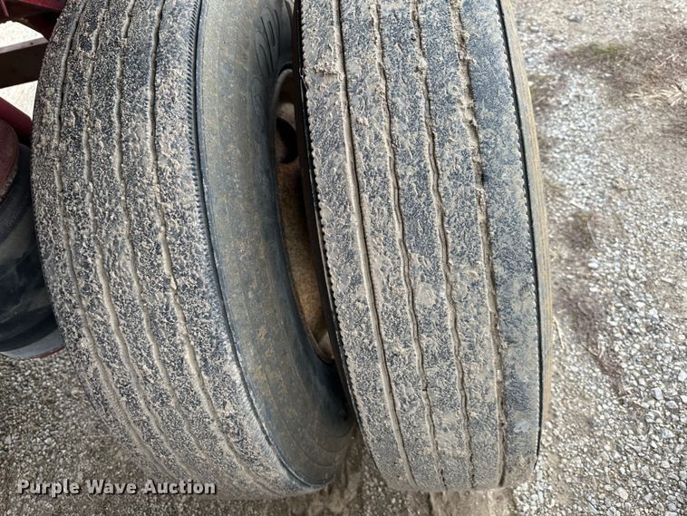 image for item DR5105 2001 L&M  end dump trailer