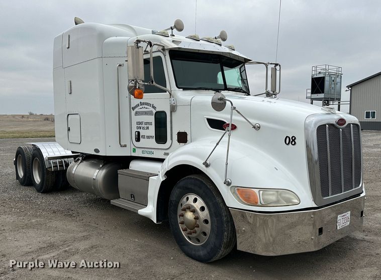 image for item DR6086 2008 Peterbilt 386  semi truck