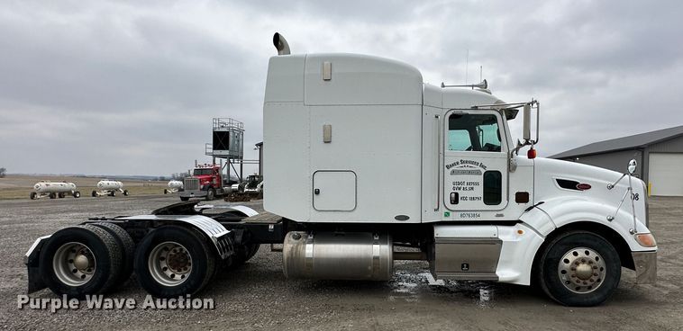 image for item DR6086 2008 Peterbilt 386  semi truck