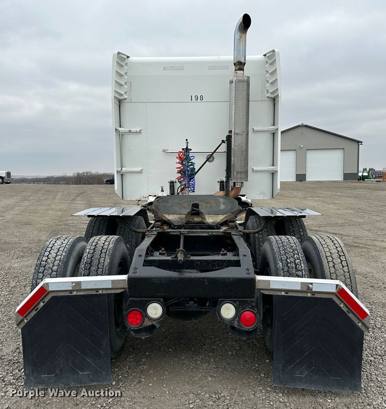 image for item DR6086 2008 Peterbilt 386  semi truck