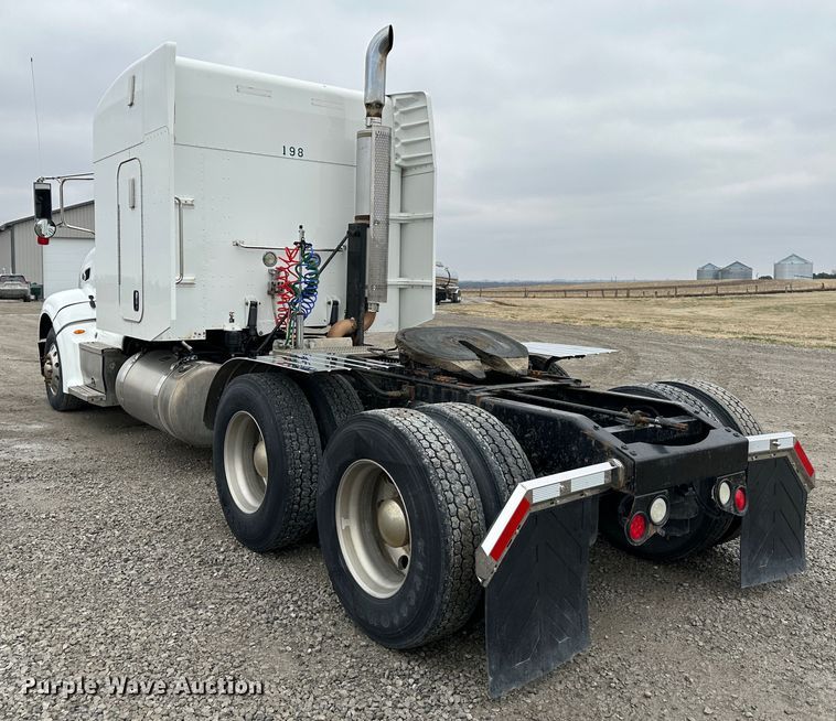 image for item DR6086 2008 Peterbilt 386  semi truck