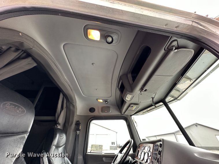 image for item DR6086 2008 Peterbilt 386  semi truck